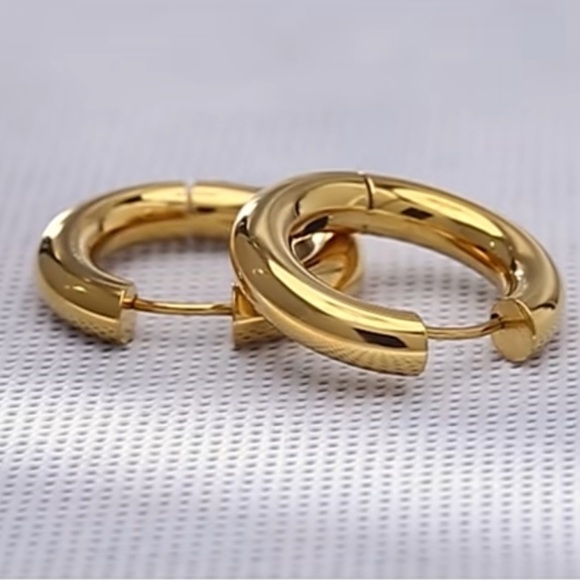 NEW Simple Chunky Round Gold Hoop Earrings - Picture 1 of 14